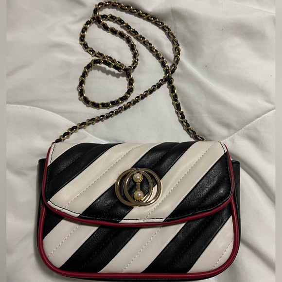 ASOS Crossbody bag with chain strap - Picture 1 of 11
